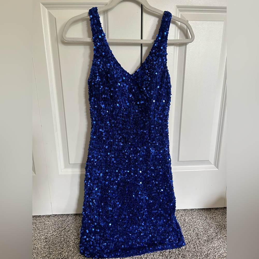 Blue sequins v-neck formal dress - size 0